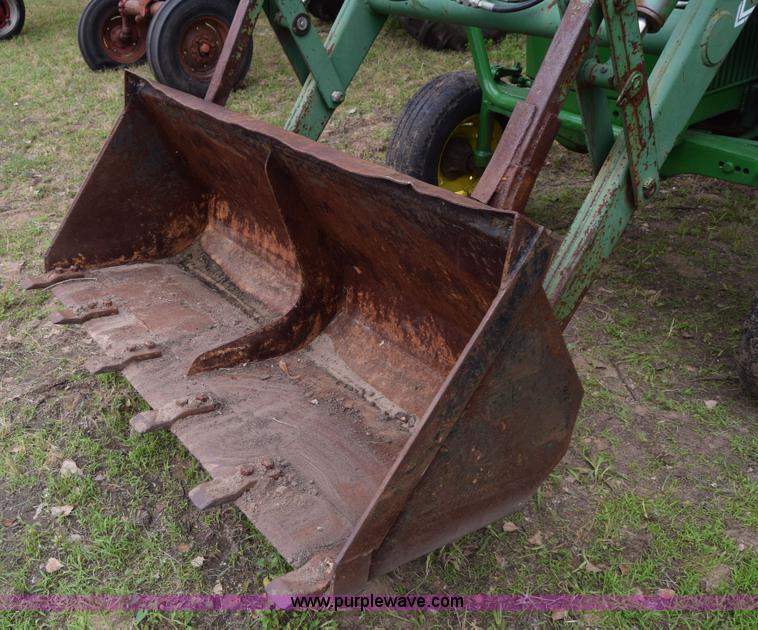 image for item J6563 1978 John Deere 2440 tractor