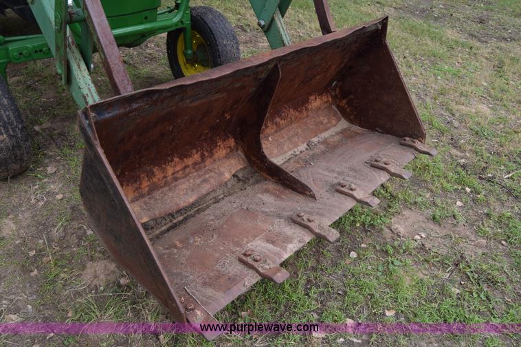 image for item J6563 1978 John Deere 2440 tractor