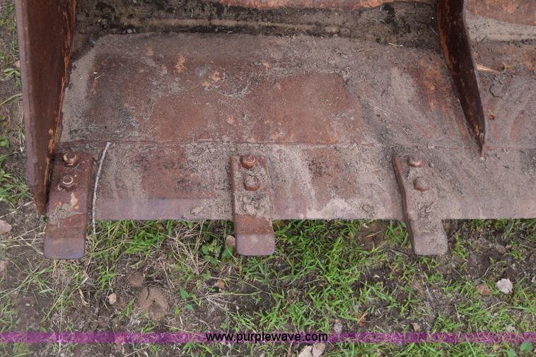 image for item J6563 1978 John Deere 2440 tractor