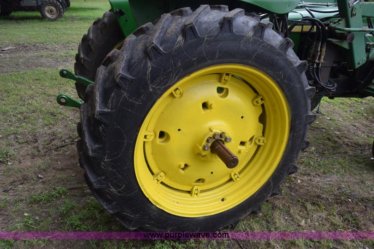 image for item J6563 1978 John Deere 2440 tractor