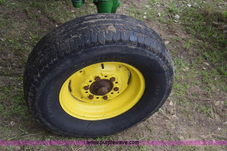 image for item J6563 1978 John Deere 2440 tractor