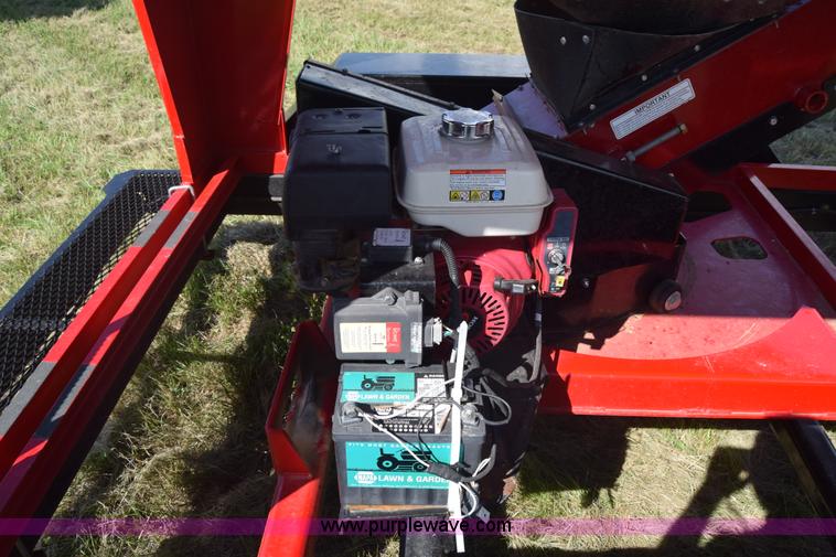 image for item J6573 Patriot 245 seed tender