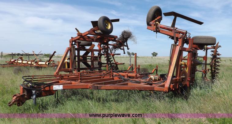 image for item J6961 Sunflower 7X5 sweep plow