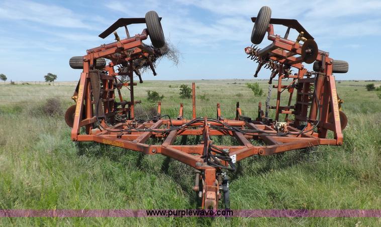 image for item J6961 Sunflower 7X5 sweep plow