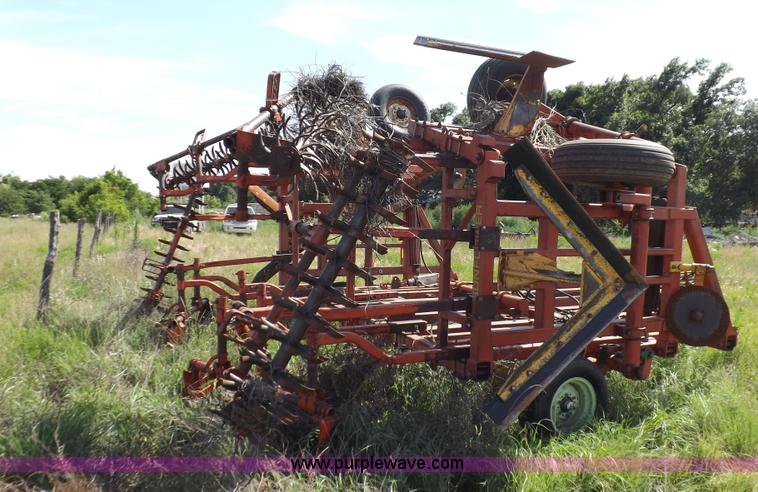 image for item J6961 Sunflower 7X5 sweep plow