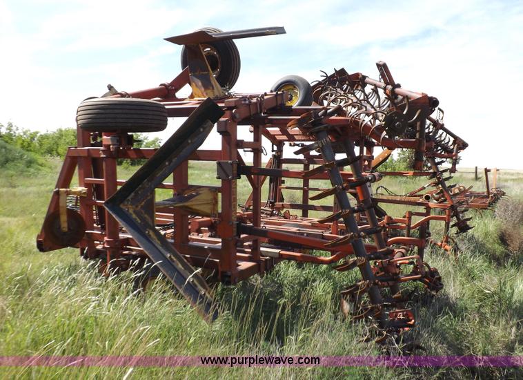 image for item J6961 Sunflower 7X5 sweep plow