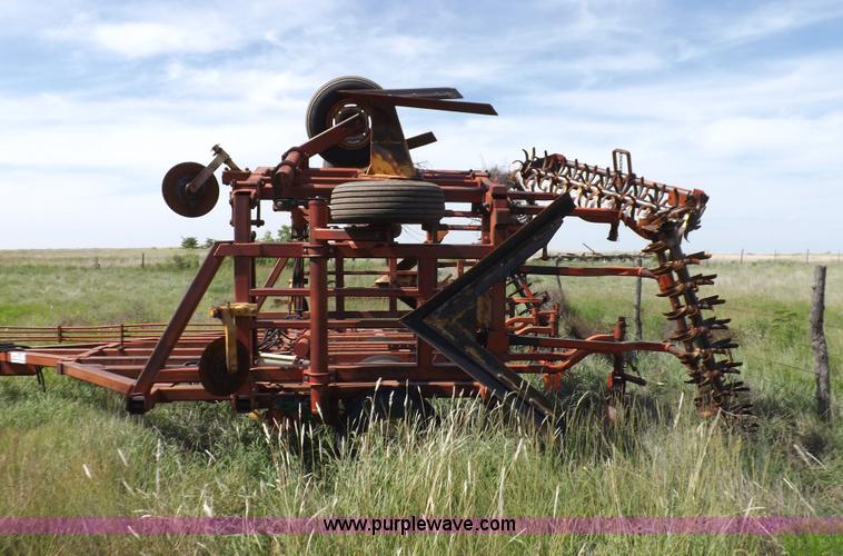 image for item J6961 Sunflower 7X5 sweep plow