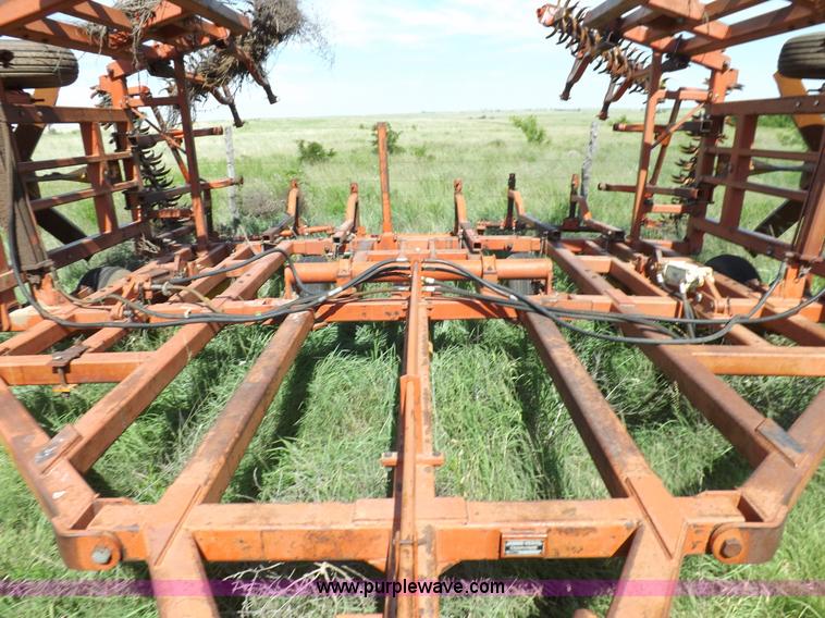 image for item J6961 Sunflower 7X5 sweep plow