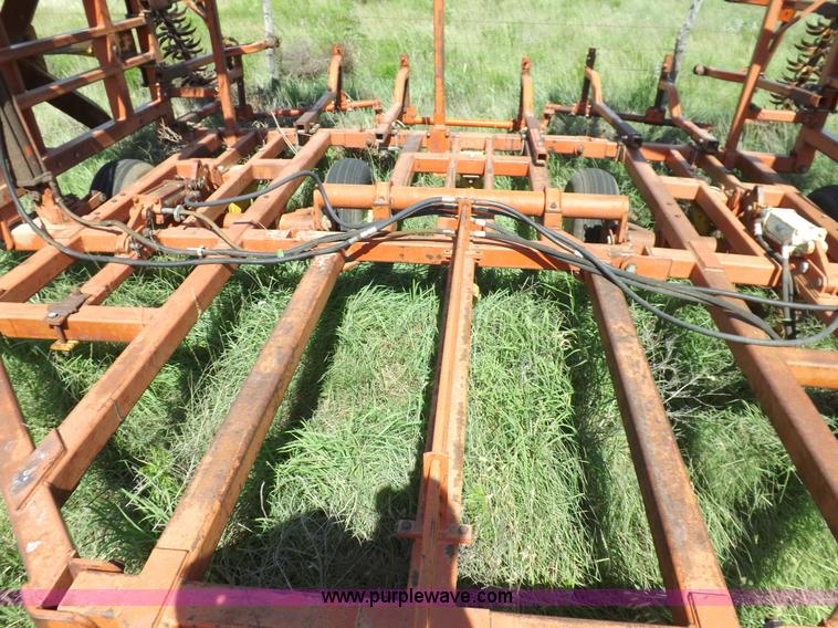 image for item J6961 Sunflower 7X5 sweep plow