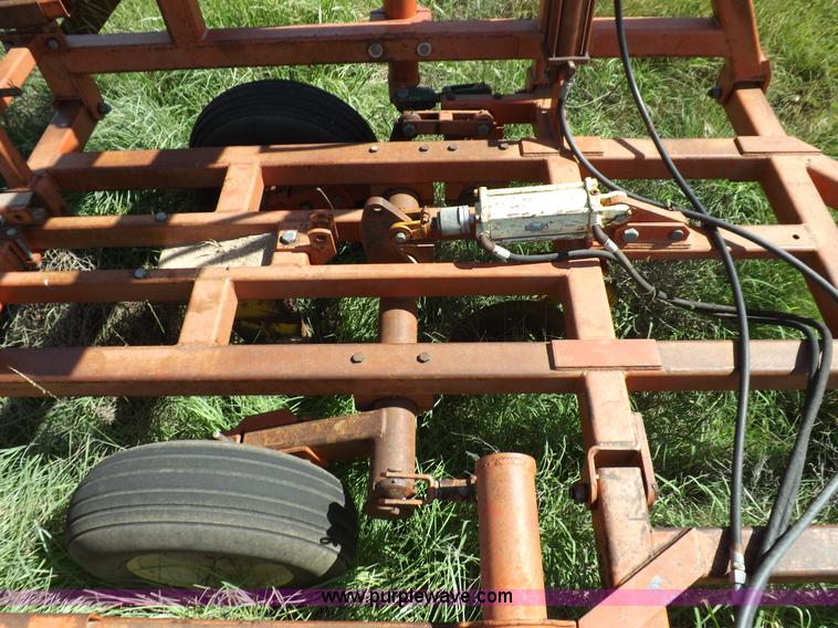 image for item J6961 Sunflower 7X5 sweep plow