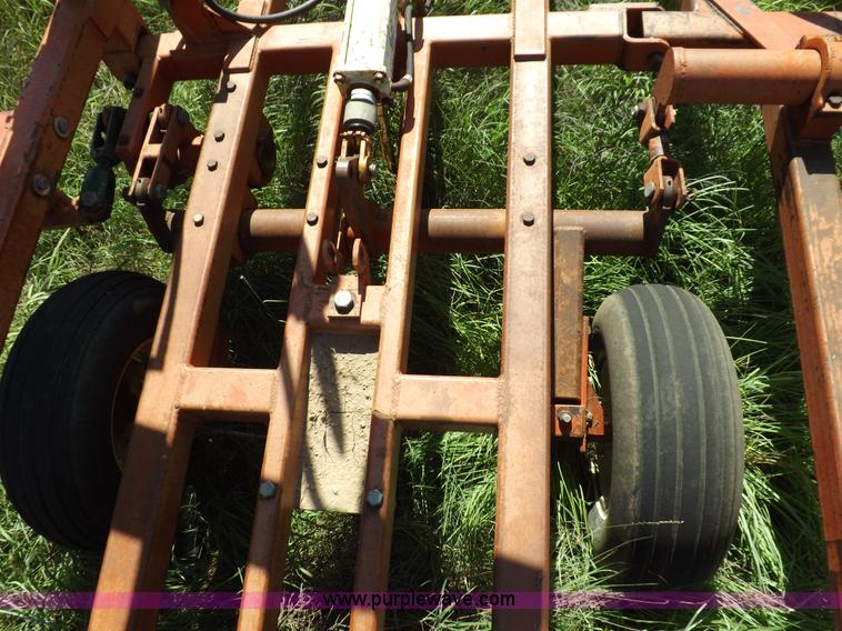 image for item J6961 Sunflower 7X5 sweep plow