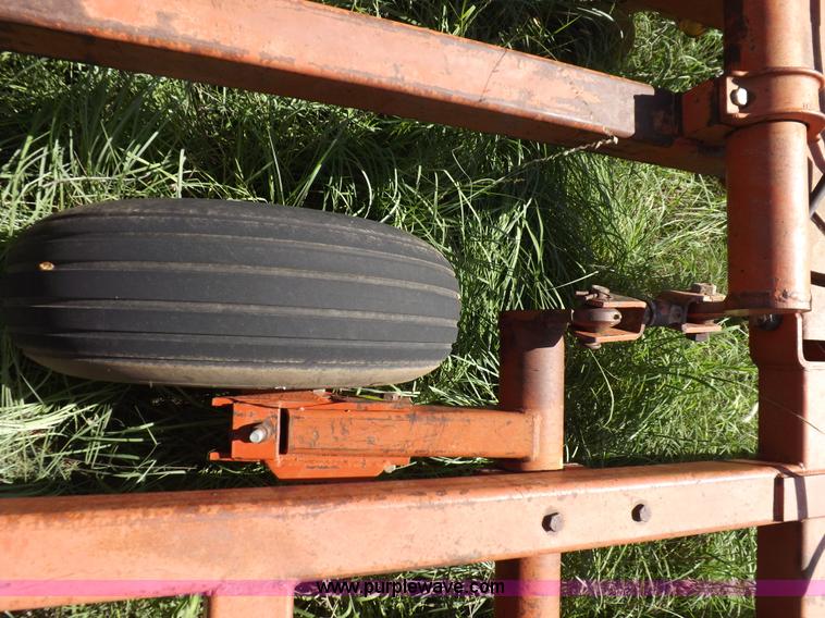 image for item J6961 Sunflower 7X5 sweep plow