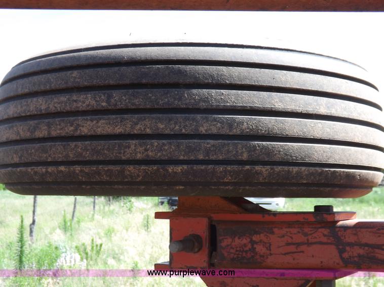 image for item J6961 Sunflower 7X5 sweep plow