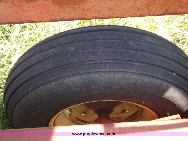 image for item J6961 Sunflower 7X5 sweep plow