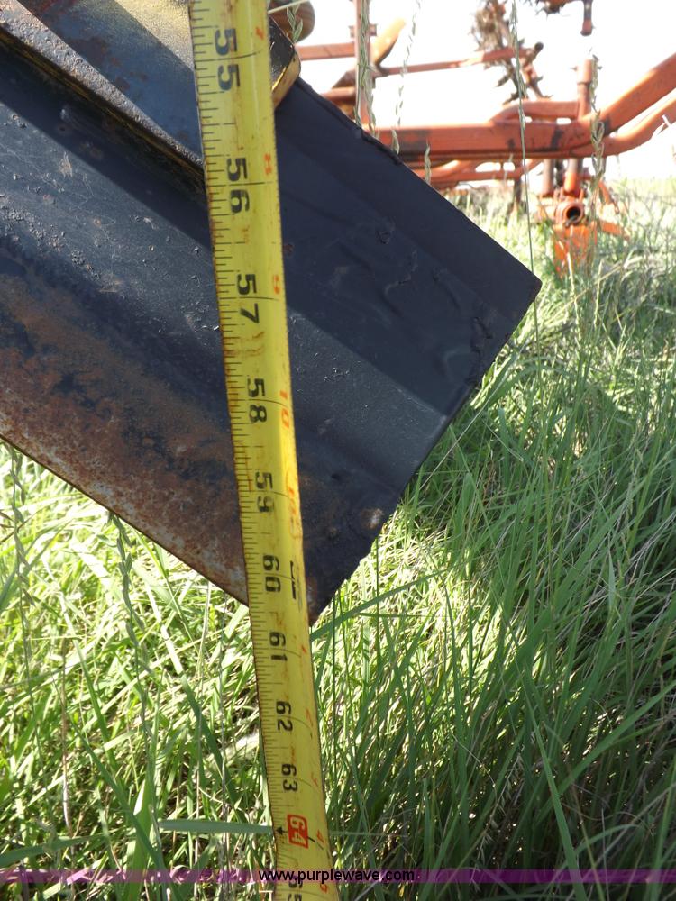 image for item J6961 Sunflower 7X5 sweep plow