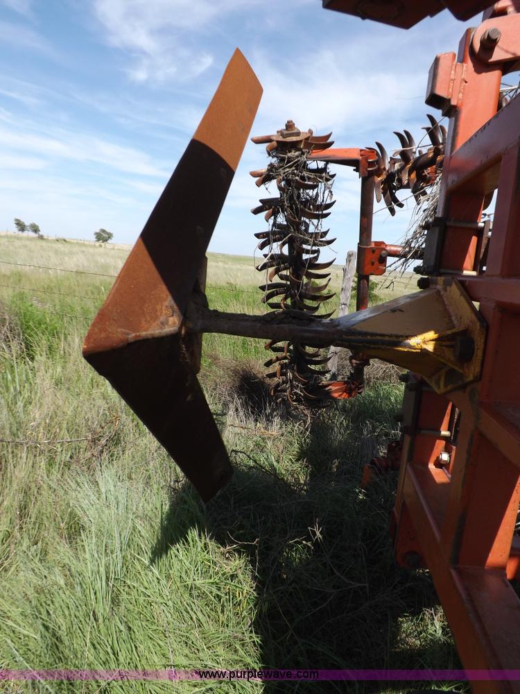 image for item J6961 Sunflower 7X5 sweep plow