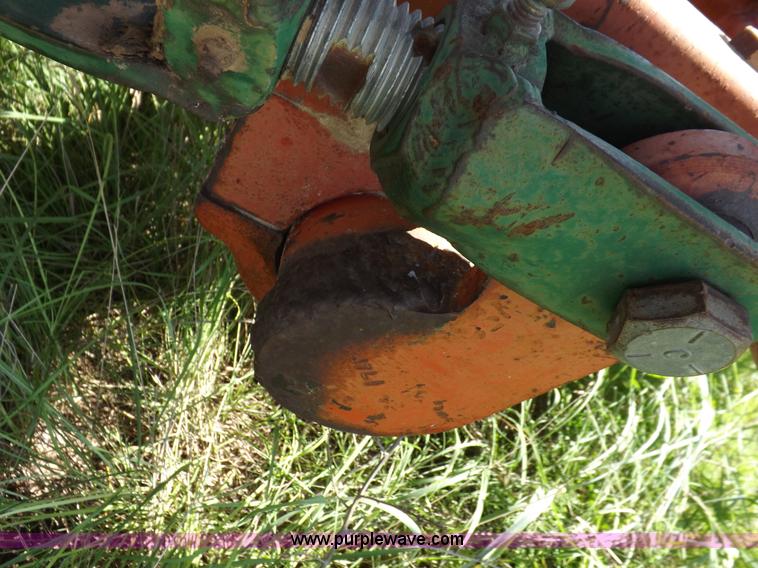 image for item J6961 Sunflower 7X5 sweep plow