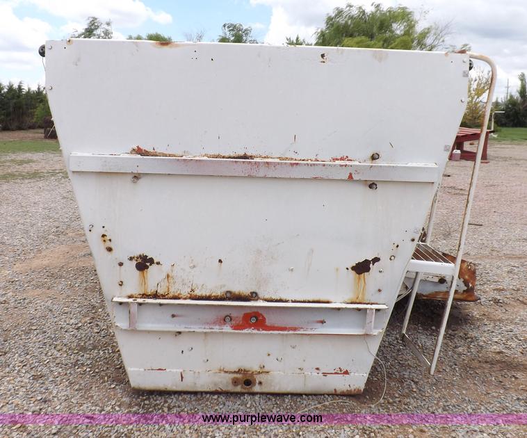 image for item J6997 Oswalt 320 mixer box