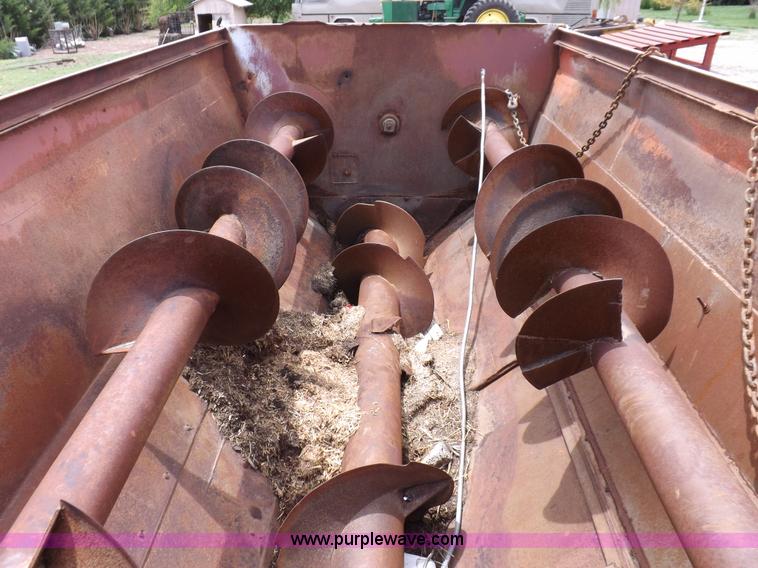 image for item J6997 Oswalt 320 mixer box