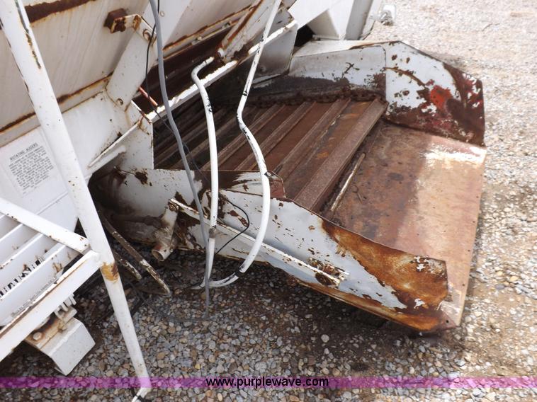 image for item J6997 Oswalt 320 mixer box