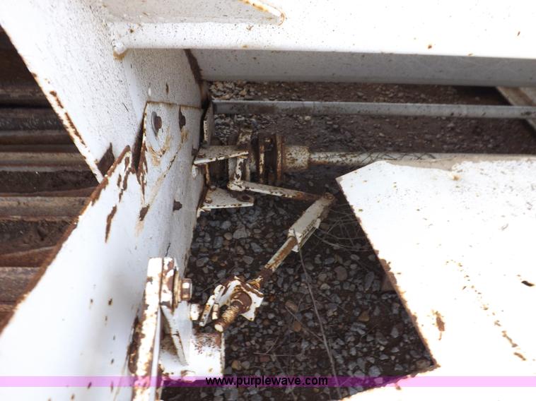 image for item J6997 Oswalt 320 mixer box