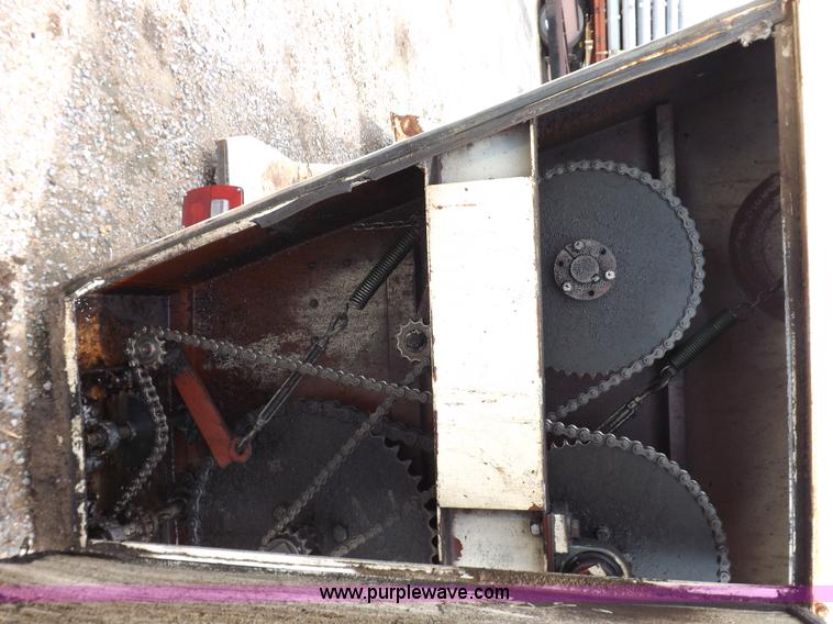 image for item J6997 Oswalt 320 mixer box