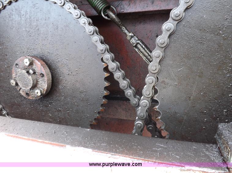 image for item J6997 Oswalt 320 mixer box