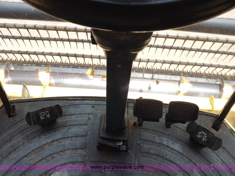 image for item J7000 1998 New Holland TR98 combine