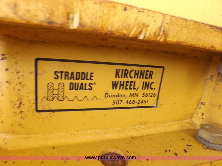 image for item J7000 1998 New Holland TR98 combine