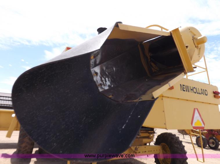image for item J7000 1998 New Holland TR98 combine