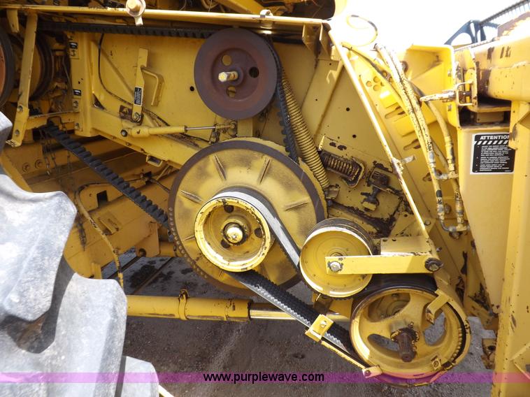 image for item J7000 1998 New Holland TR98 combine