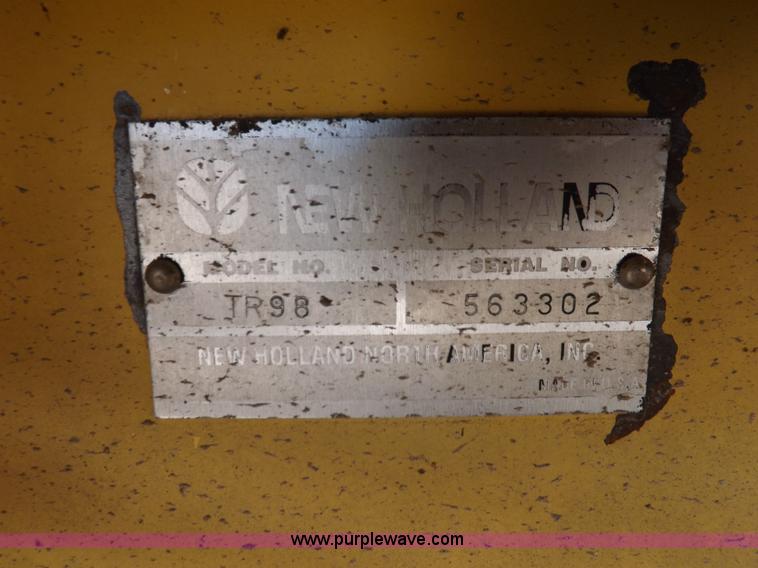 image for item J7000 1998 New Holland TR98 combine