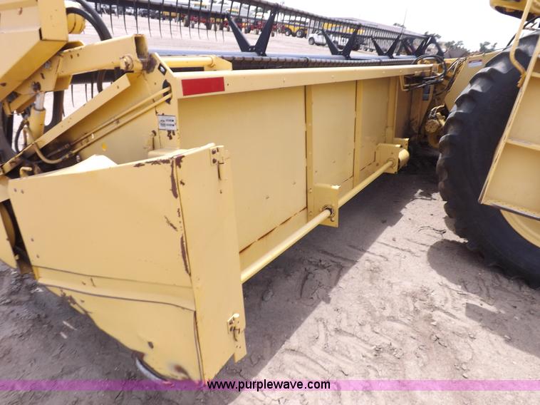 image for item J7000 1998 New Holland TR98 combine