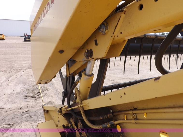 image for item J7000 1998 New Holland TR98 combine