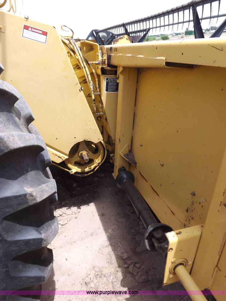 image for item J7000 1998 New Holland TR98 combine