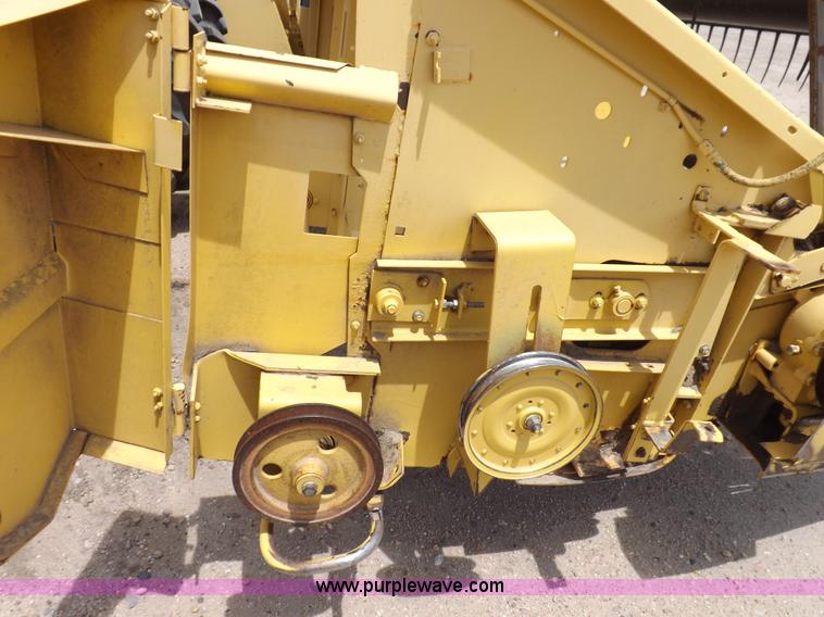 image for item J7000 1998 New Holland TR98 combine