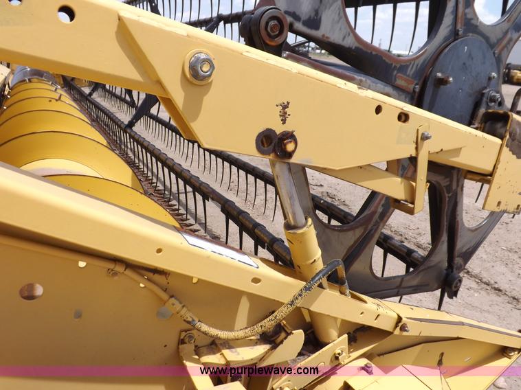image for item J7000 1998 New Holland TR98 combine