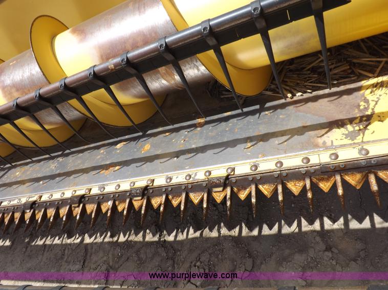 image for item J7000 1998 New Holland TR98 combine