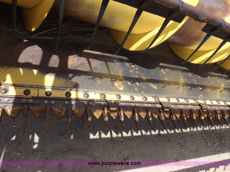 image for item J7000 1998 New Holland TR98 combine