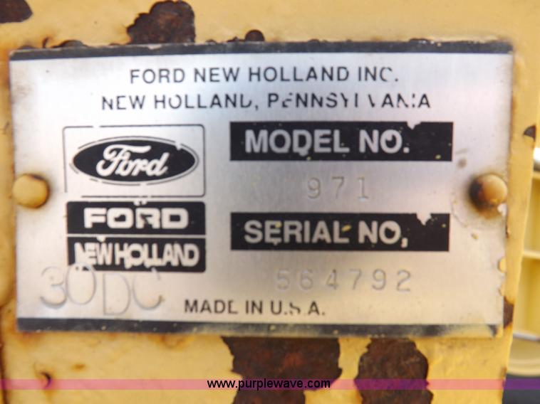 image for item J7000 1998 New Holland TR98 combine