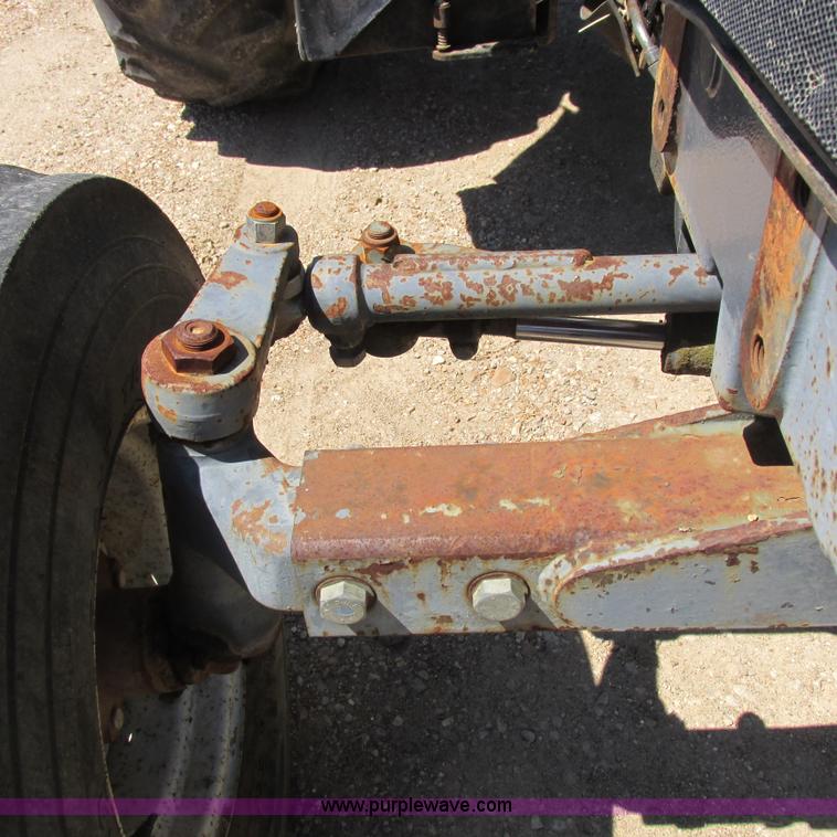 image for item K2159 1998 New Holland TS100 tractor