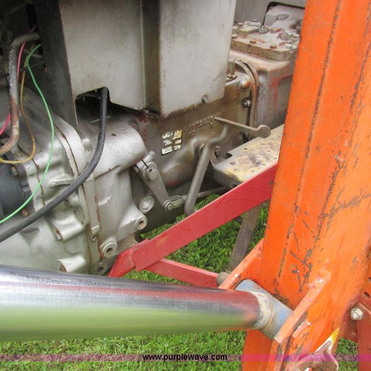 image for item K2169 1979 Massey-Ferguson 285 tractor