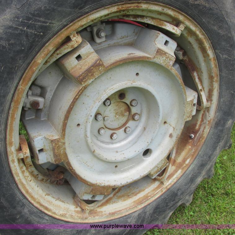 image for item K2169 1979 Massey-Ferguson 285 tractor