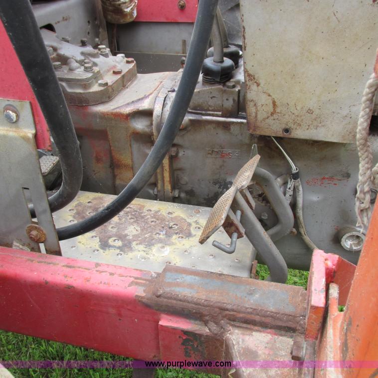 image for item K2169 1979 Massey-Ferguson 285 tractor