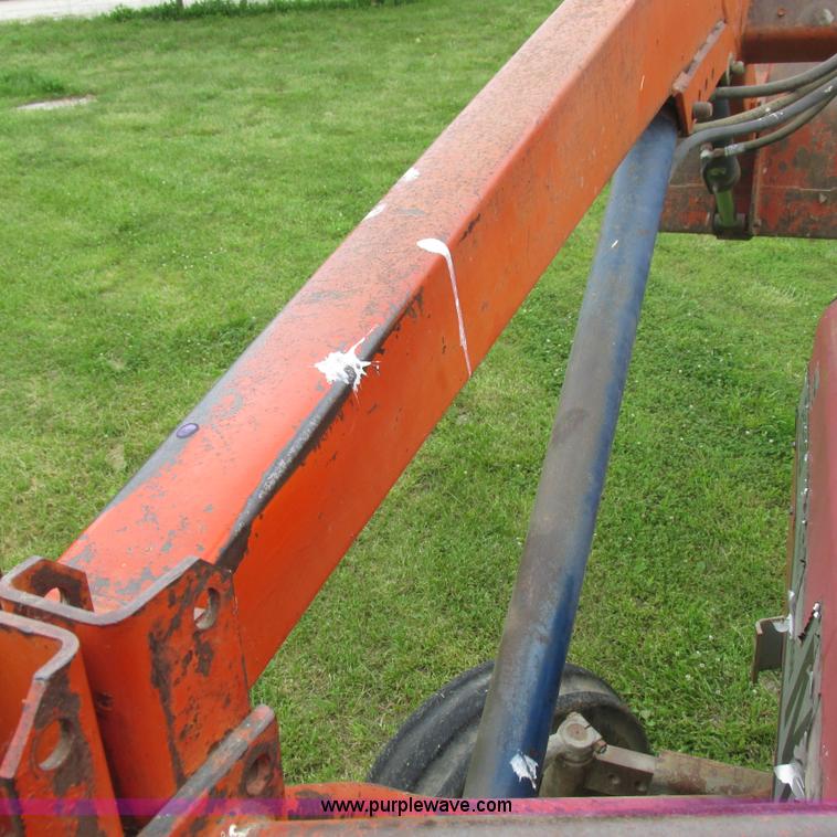 image for item K2169 1979 Massey-Ferguson 285 tractor