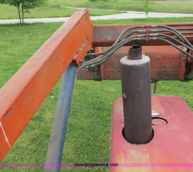 image for item K2169 1979 Massey-Ferguson 285 tractor