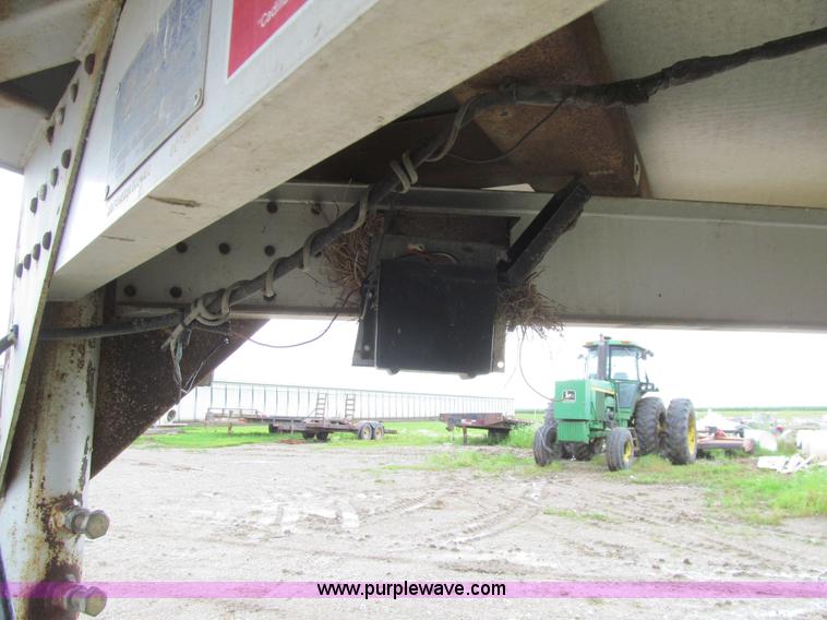 image for item K5714 1991 Barrett gooseneck livestock trailer