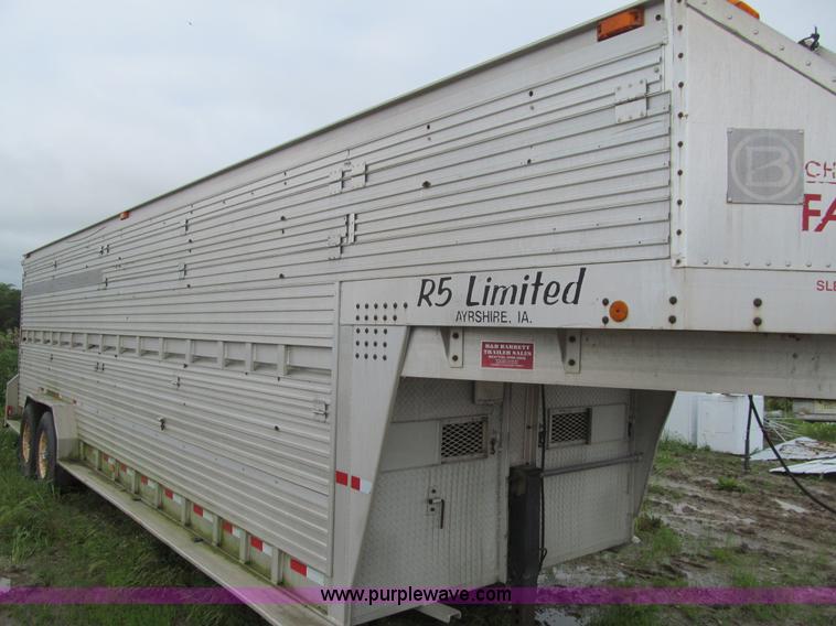 image for item K5714 1991 Barrett gooseneck livestock trailer