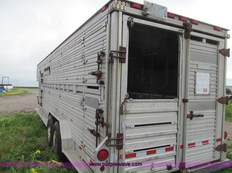 image for item K5714 1991 Barrett gooseneck livestock trailer