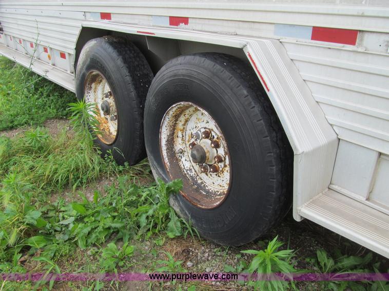 image for item K5714 1991 Barrett gooseneck livestock trailer